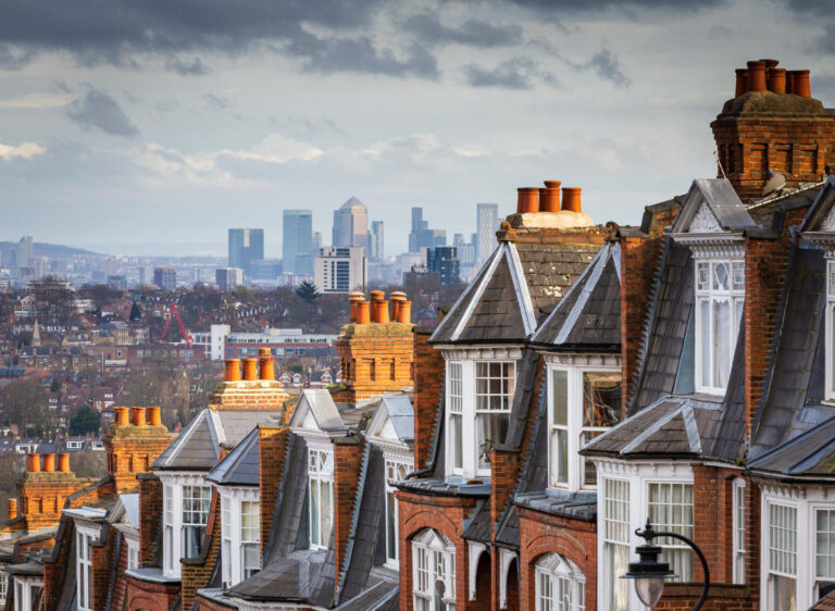 London rents hit record high of £2,631