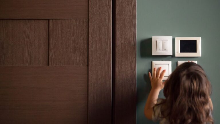 5 smart home gadgets to stay comfortable and save energy this winter