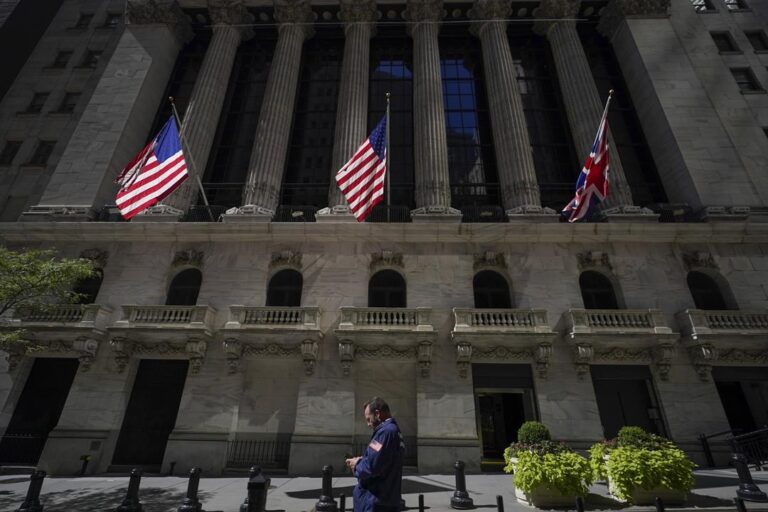 Wall Street rises ahead of Big Tech earnings report and Fed meeting