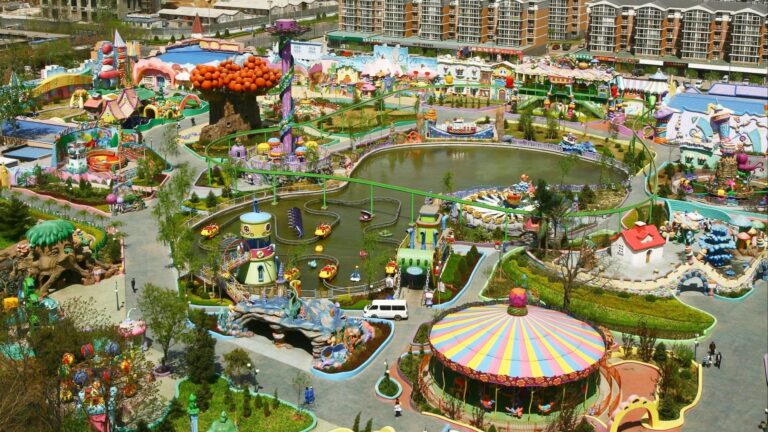 Inside “the world's worst theme park that feels abandoned and should be” with copycat characters and a Pound Shop Disney Castle