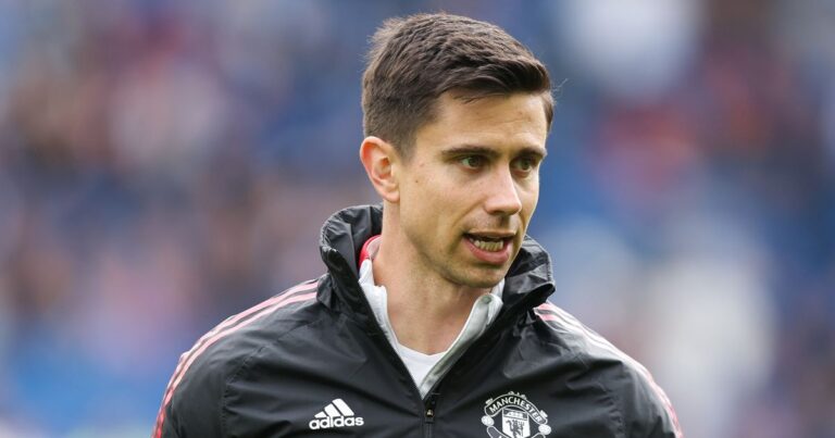 Manchester United coach looks set to bid farewell to Old Trafford culture after leaving club