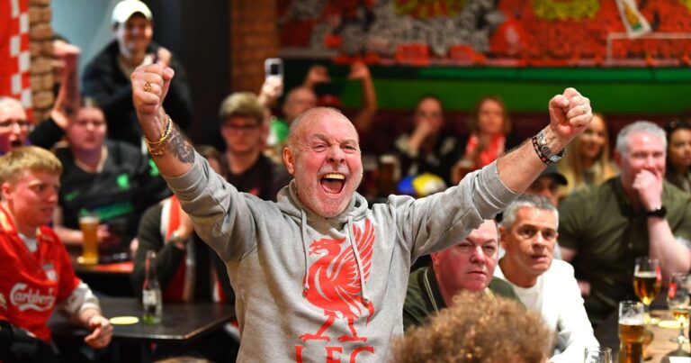 25 best photos of Liverpool and London celebrating LFC winning the Carabao Cup