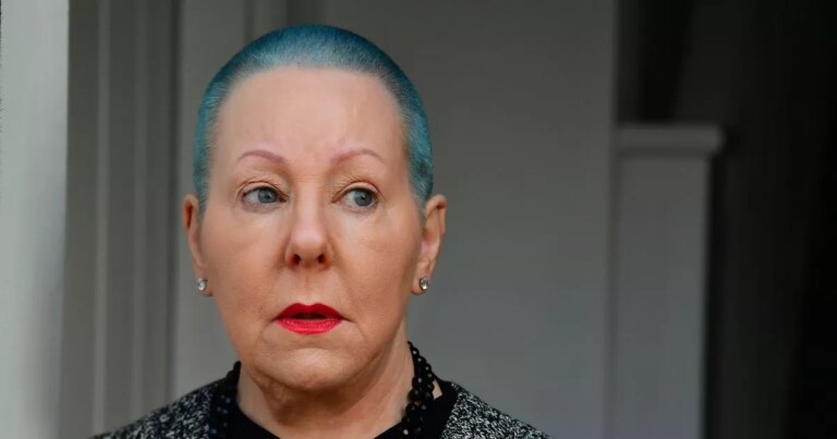 Mother claims interview turned sour after manager looked at her hair