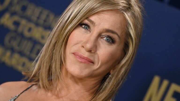 Jennifer Aniston’s grueling unedited workout video reveals the secret to her incredibly toned body