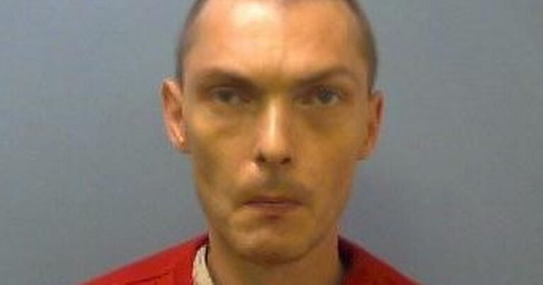 Man arrested for ‘flying from London to New York without passport or boarding pass’