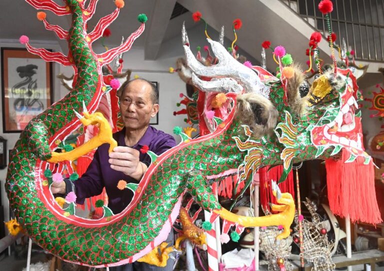 Chinese artisans captivate U.S. tourists with immersive cultural experience in Philadelphia – Xinhua