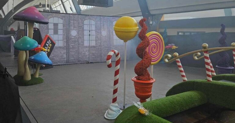 Police called to Willy Wonka event in Glasgow, family furious