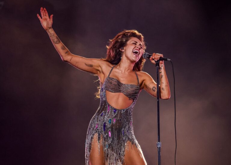 Miley Cyrus impresses with her toned body at the Grammy Awards