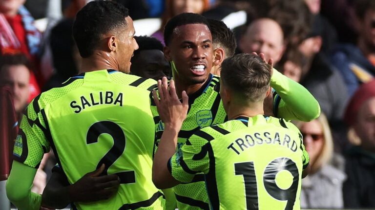 Thousands of home fans left the London Stadium at half-time as Mikel Arteta’s side dismantled the Hammers and the Gunners canceled out City’s goal difference advantage.