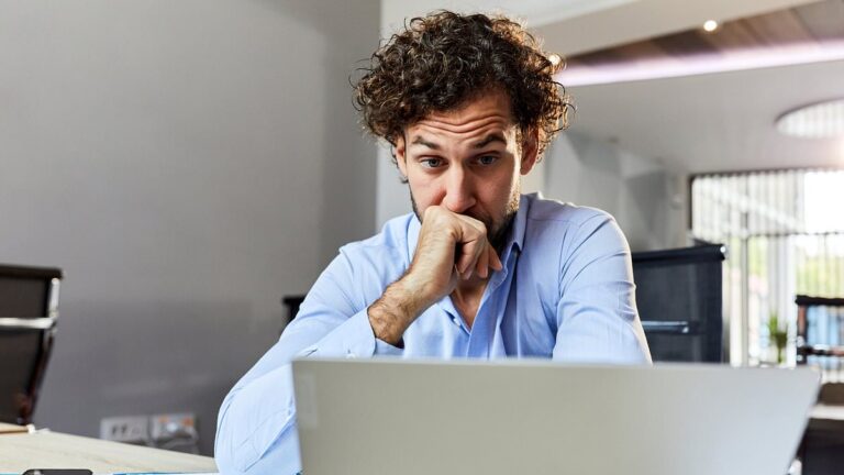 I lost my job because the toilet was clogged after an interview.