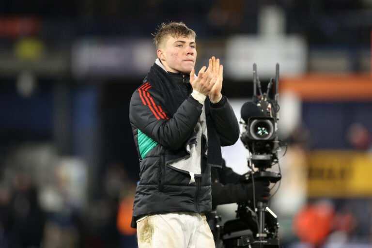 Reporter gives alarming update on Luke Shaw’s fitness
