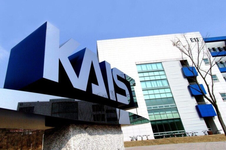 Korean scientists develop subnanometer semiconductor chip technology