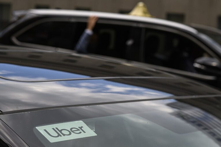 Opinion: Immigrant engineers and doctors driving for Uber are a national disgrace