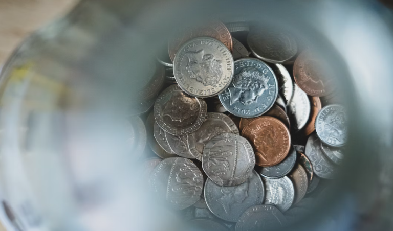 Why does London’s parliament go bankrupt?
