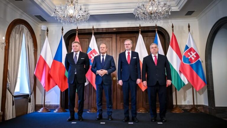 Visegrad Four Group survives despite divisions over Russia’s war with Ukraine – Euractiv