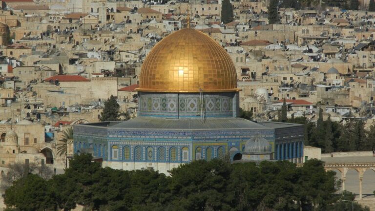 Opinion: Do not enter or exit Al Aqsa Mosque.One battlefield in Gaza is enough