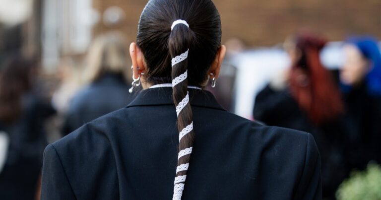 Fall/Winter 2024 London Fashion Week beauty street style is classic and cool