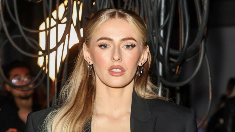 Chloe Kelly wears bold cut-out outfit at London Fashion Week as fans call England star ‘unrealistic’