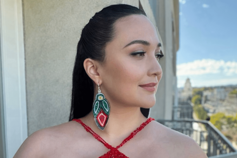 All the details behind her beauty
