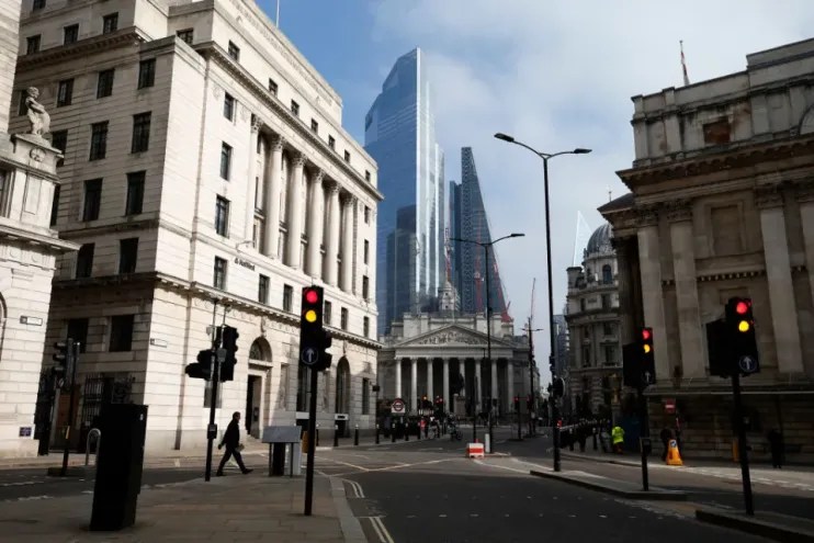 Flat on a busy morning in London