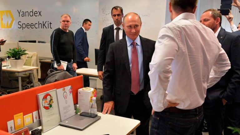 Owners of Russian tech pioneer Yandex are selling at deep discounts demanded by the Kremlin