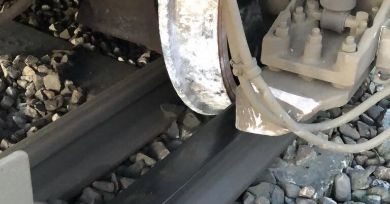 SWR derailment near Walton causes ‘extreme’ disruption for London-Waterloo-bound passengers