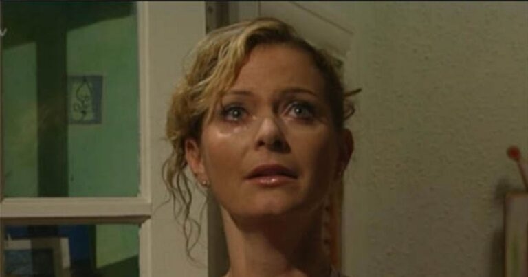 Corrie beauty who won Lear of the Year gets naked on stage but ‘didn’t phase’