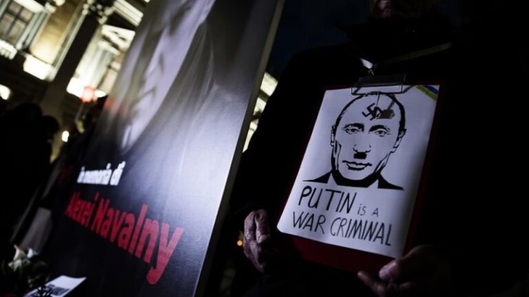 Bulgarian public opinion towards President Putin turns negative after Navalny’s death – Euractiv