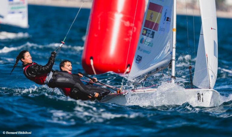 470 World Championship – Heathcote and Groove move into second place in medal race – Sailweb