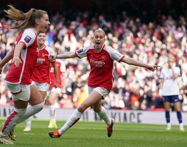 Arsenal win North London derby with Alessia Russo goal, Gunners maintain WSL title challenge