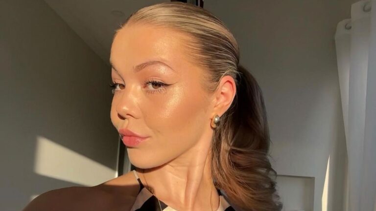 Body positivity advocate Ashley Parker embraces hip dips and challenges beauty norms