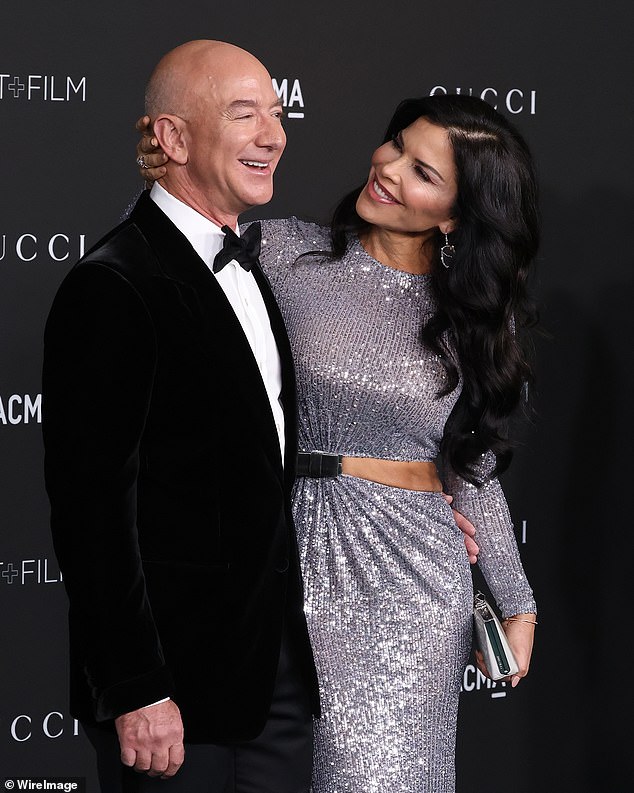 Amazon founder’s net worth exceeds $200 billion, Jeff Bezos overtakes Elon Musk to become world’s richest person for the first time in three years, while Tesla founder receives $55.8 billion in compensation from Delaware Stumbling because it was rejected by the court