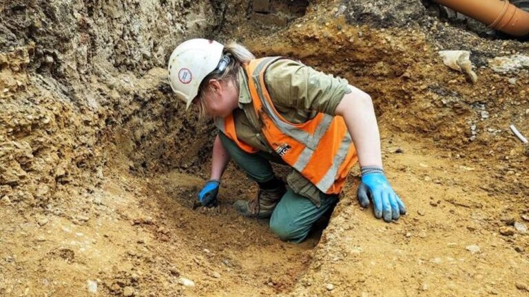 Ruins of 7th century Saxon town discovered beneath central London