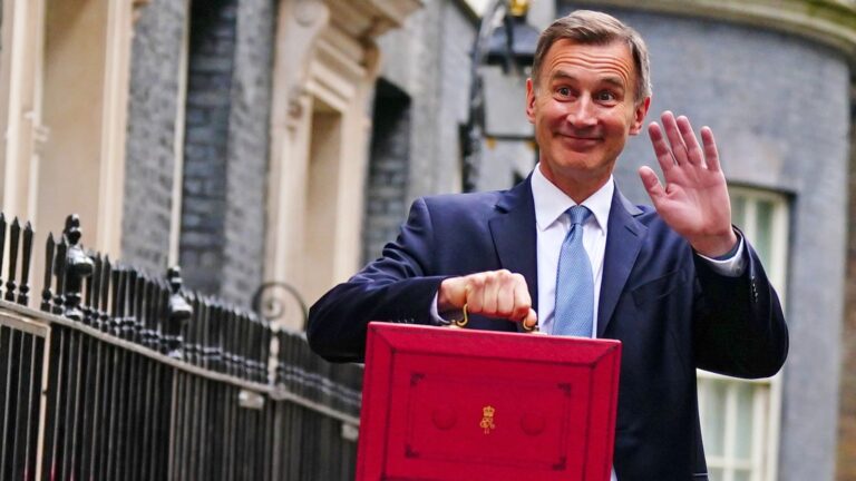 £800m technology package to free up civil servants’ time revealed, chancellor tempers tax cut hopes | Politics News
