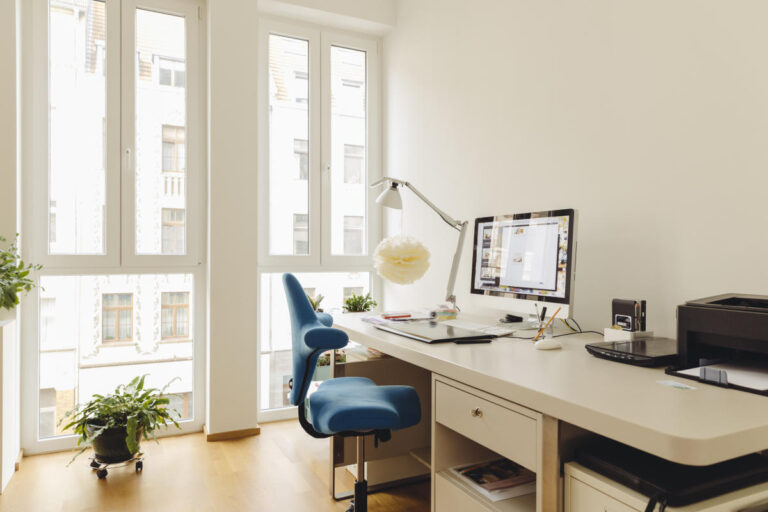 WFH “Mouse Ziggler” gadget that helps employees slack off