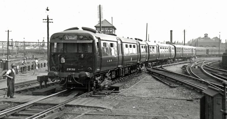 Incredible photos of the ‘world’s first’ Liverpool Railway