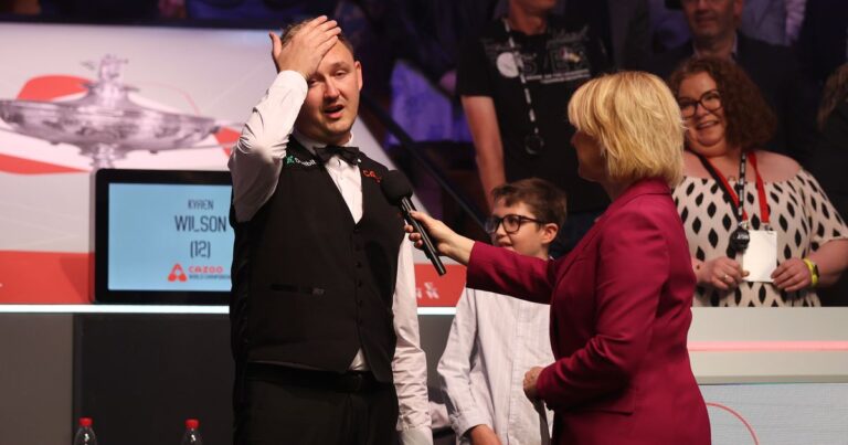 World snooker champion Kyren Wilson apologizes to Jack Jones on live TV after verbal abuse