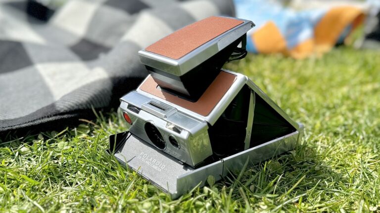 I ditched my iPhone 15 Pro Max and bought a retro refurbished instant camera. Now this has become one of my favorite gadgets.