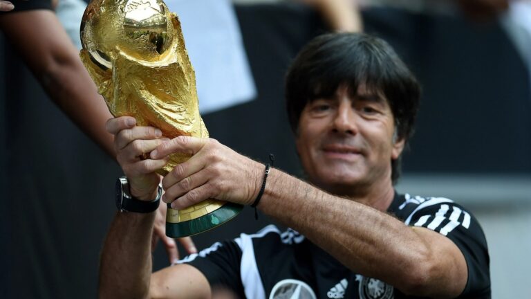 The 64-year-old iconic manager ran straight to the toilet after winning the World Cup, even though he didn’t have to.