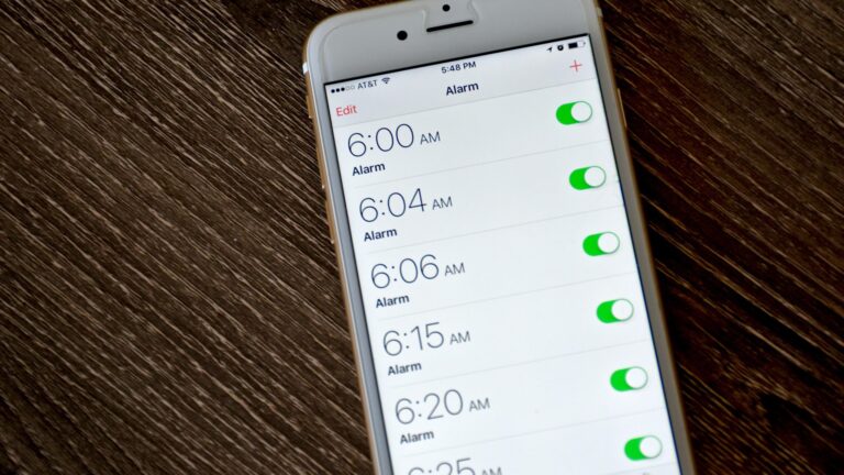 Samsung brutally mocks Apple over iPhone alarm issue