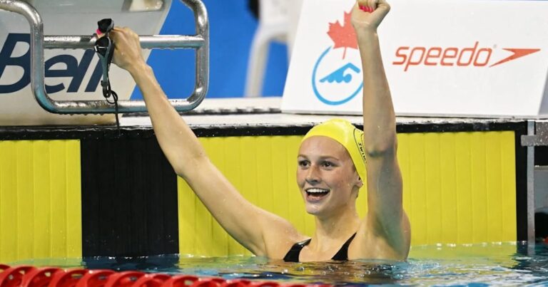 Summer McIntosh sets new world record in 400m individual medley