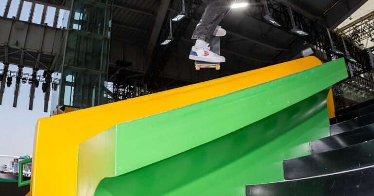 Clinical Jaguar Eaton takes first place in men’s street semi-final, world champion Sora Shirai is sent off