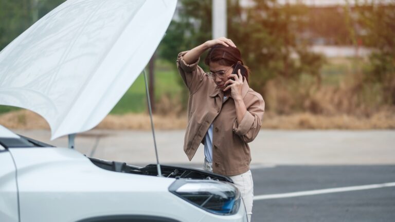 Drivers have been urged to buy a ‘must-have’ £2.99 Amazon gadget to keep them safe in the event of a breakdown ahead of their Bank Holiday trip.