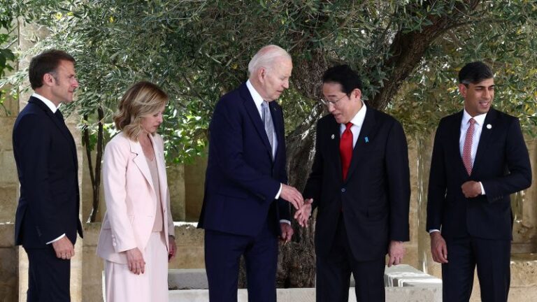 Opinion: G7 world leaders’ “family photo” tells a bigger story