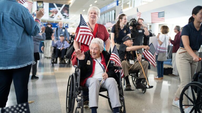 D-Day anniversary as honor flight takes vets back to Normandy
