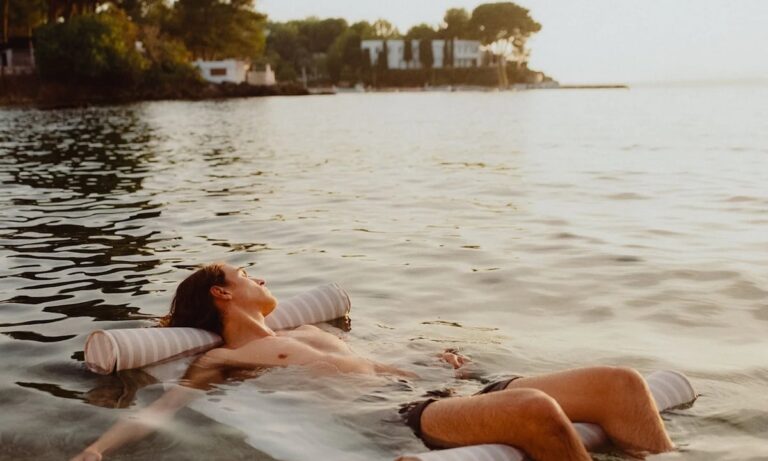 5 gadgets to prepare for your sun-soaked adventures