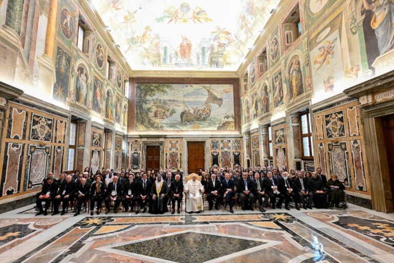 Pope Francis speaks to G7 as advisor on AI