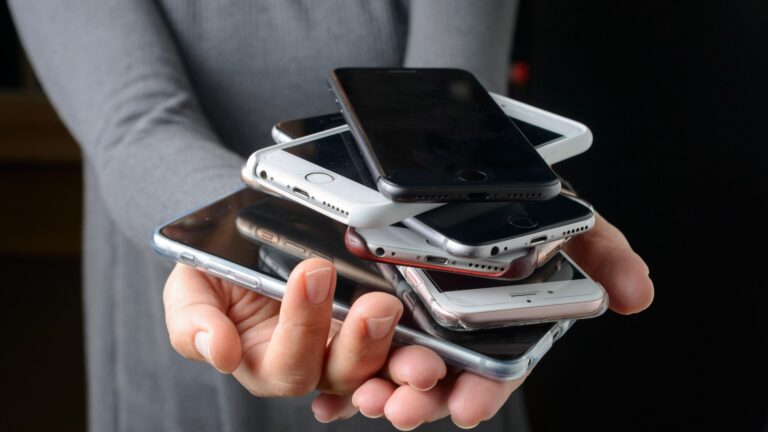 Apple has added popular iPhones to its gadget danger list without updates, declaring millions of devices “outdated”