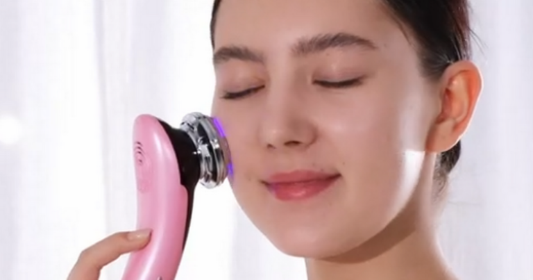 Shoppers ditch anti-ageing creams for £30 gadget designed to tighten sagging skin | OK!