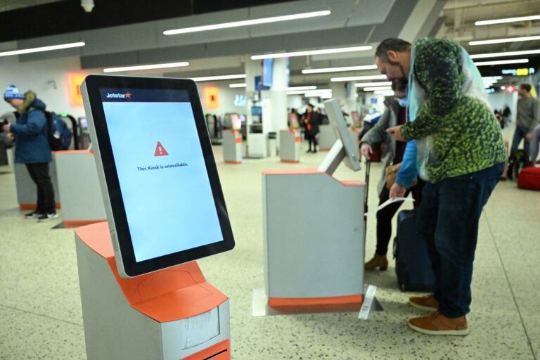 Microsoft IT Outage Live: CrowdStrike problem recovery tool released, dozens more flights cancelled across UK